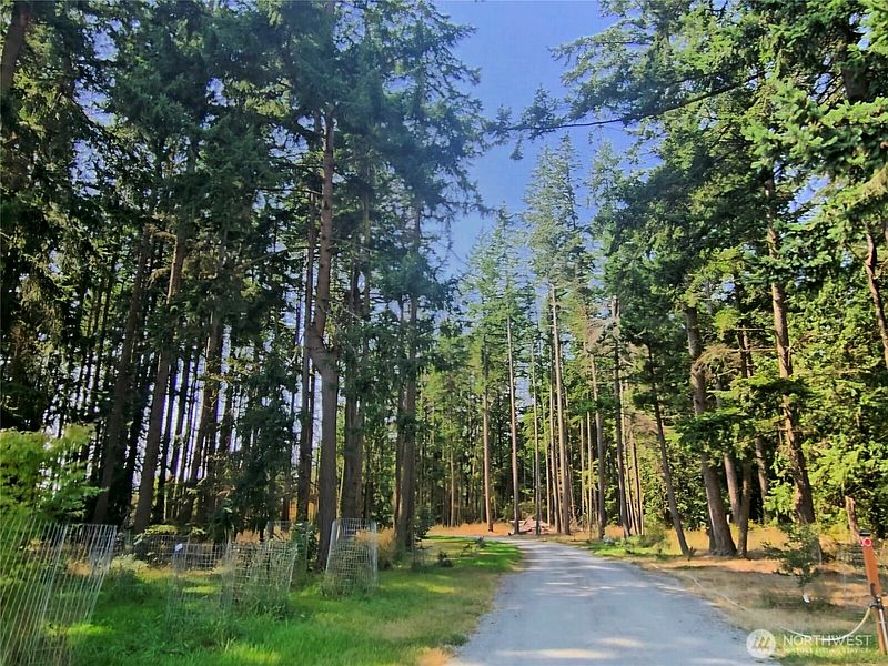 3rd image of 4063 Lambourn Lane