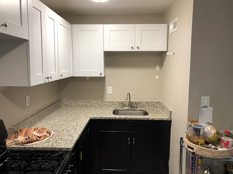 848 Myrtle St NE #5 — Photo 3