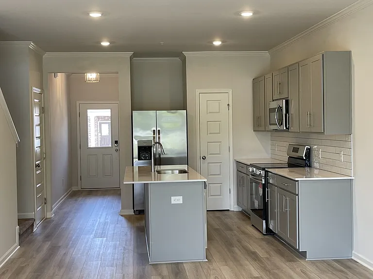 432 Alcott Way — Photo 4