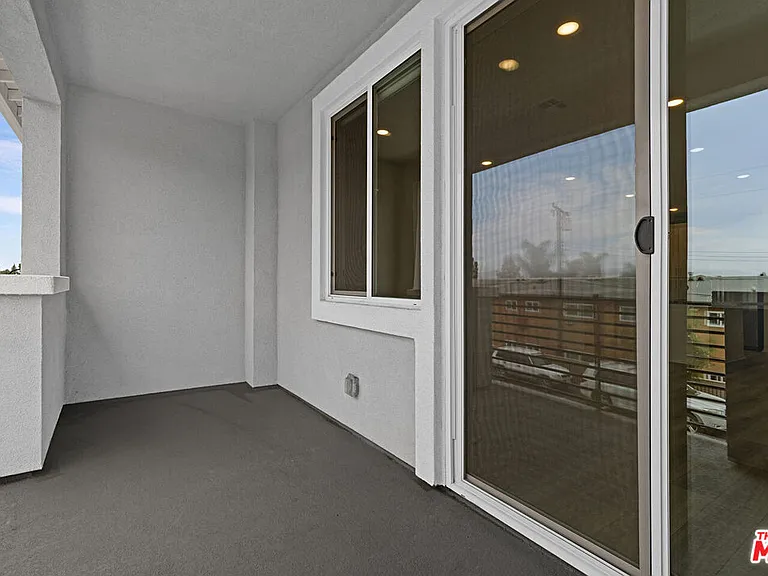 220 Lockhart Way — Photo 14