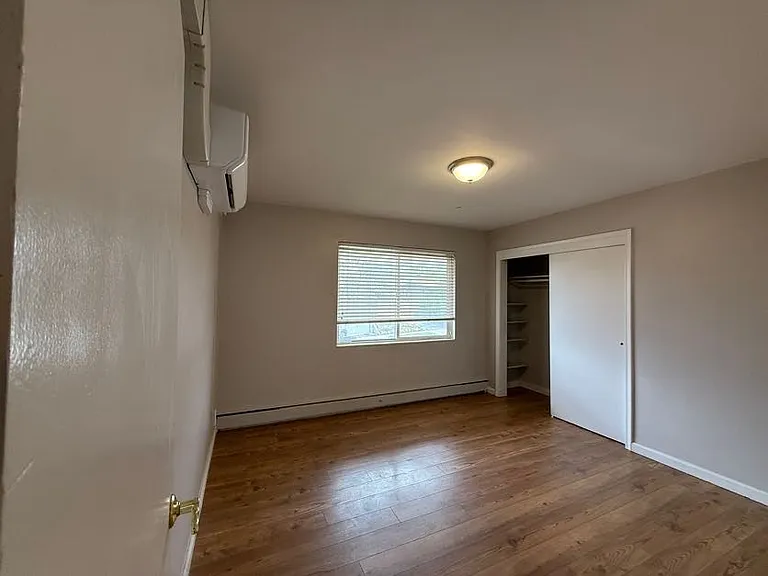 1238 E Crystal Ave — Photo 4