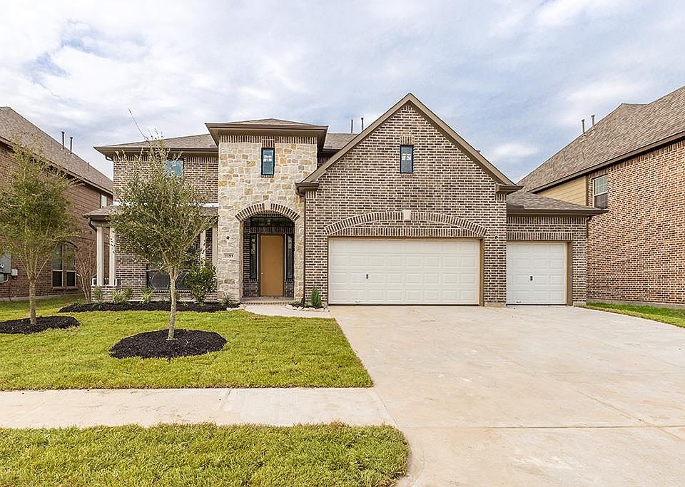1st image of 21215 Lucknow Ln