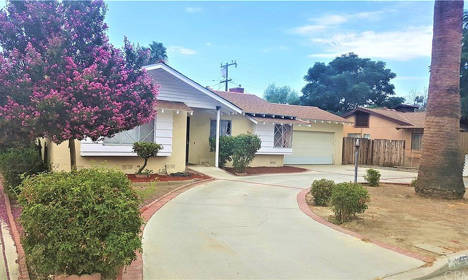 1st image of 40553 Poppy Dr