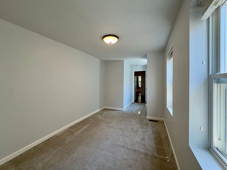 934 S East Ave — Photo 22
