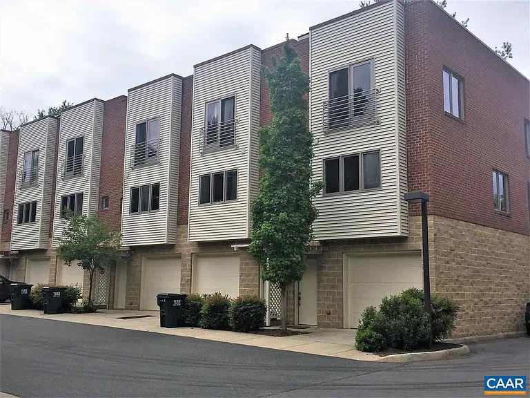 1013 Linden Ave #T — Photo 1