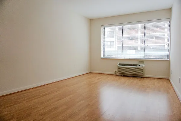 Rented by Greystar | media 5