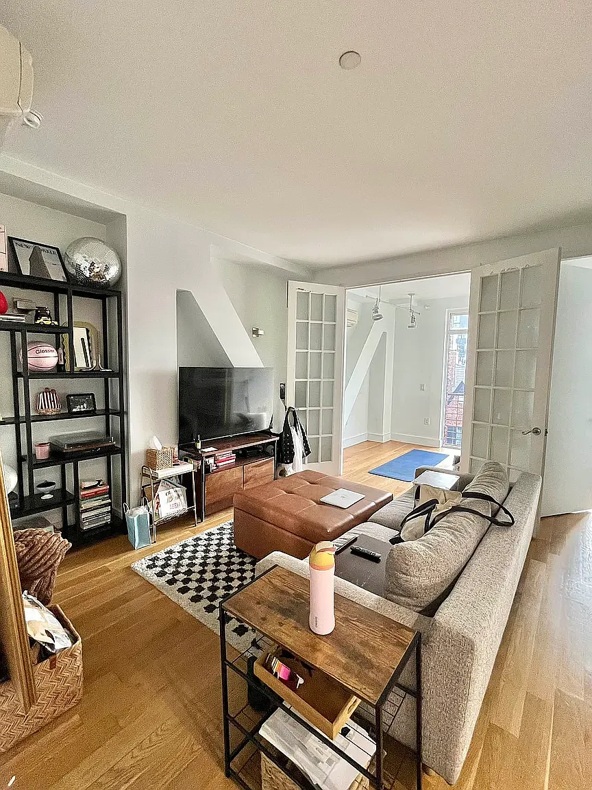 74 Maujer Street — Photo 1