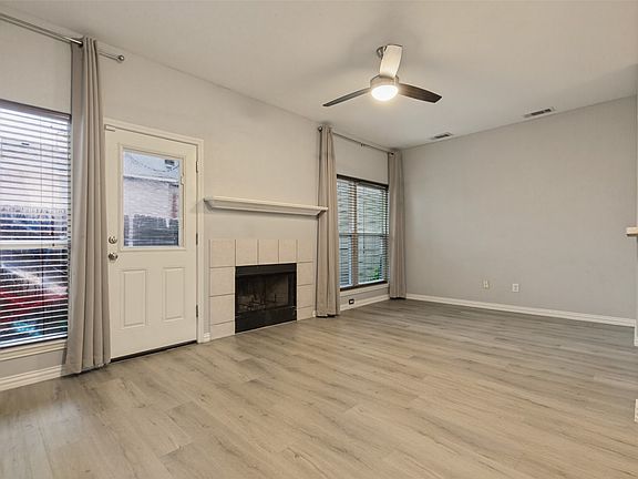 2nd image of 3815 Brandon Park Dr