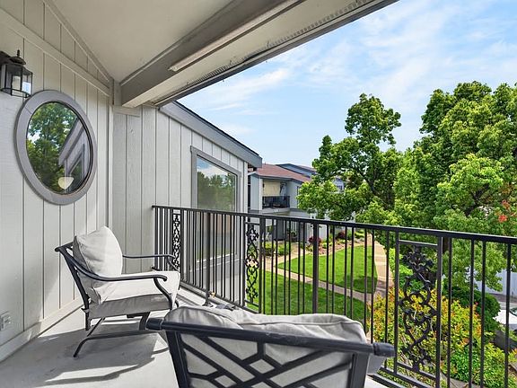 3rd image of 426 Ridgecrest Trl APT 225