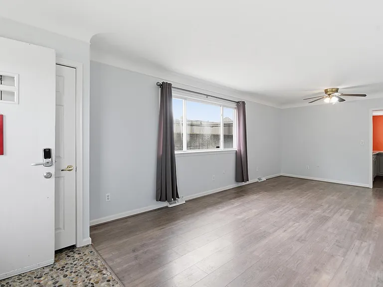 27033 Brush St — Photo 5