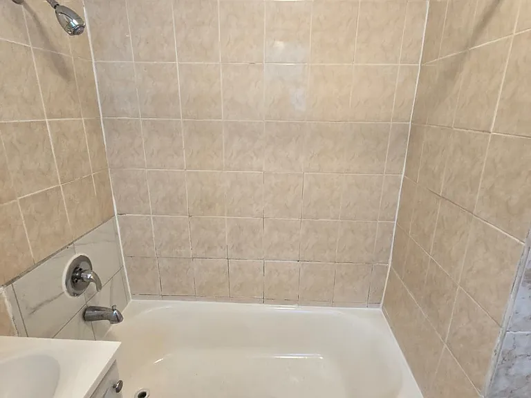 14 Nursery St #2 — Photo 5