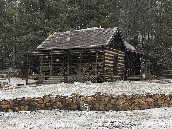 5th image of 27 Forest Haven Dr