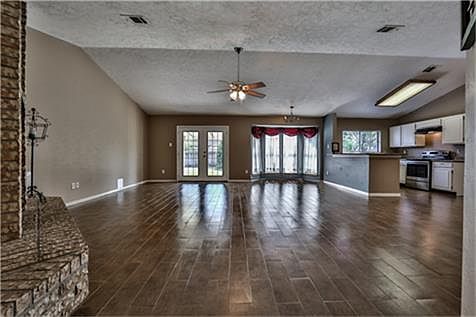 3rd image of 714 N Sky Dr