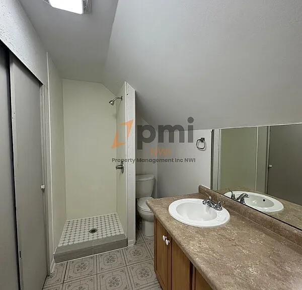 811 Institute St — Photo 14