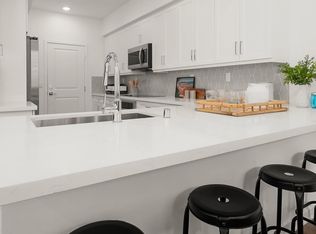 1385 E 23rd St, Signal Hill, CA 90755
