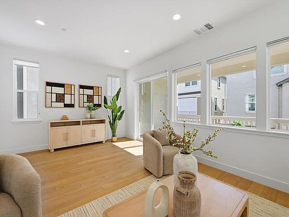 3rd image of 37471 Bay Crest Rd