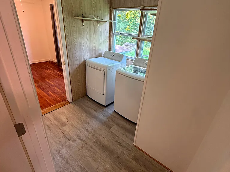 916 Carol St — Photo 17