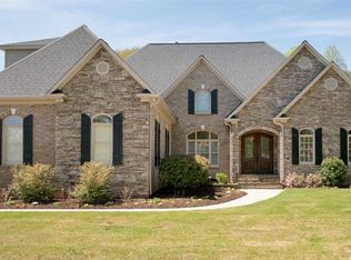 11 Sunning Hill Rd, Simpsonville, SC 29681