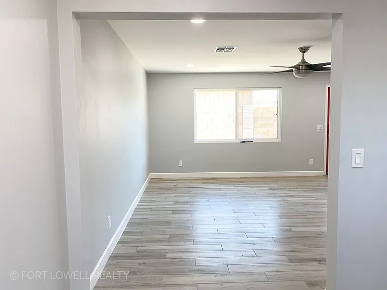 2626 E Culver St #1-2 — Photo 11