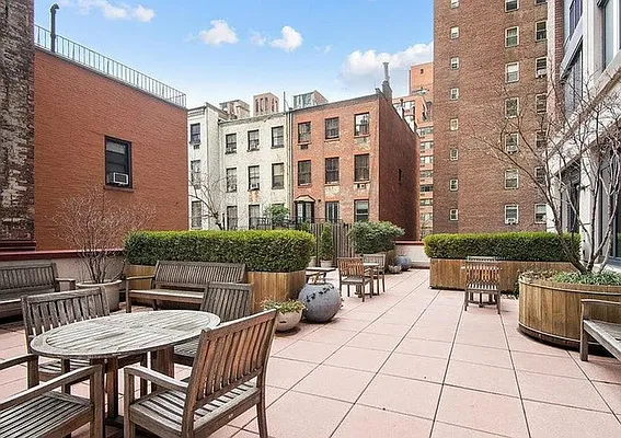 Rented by Compass | media 33