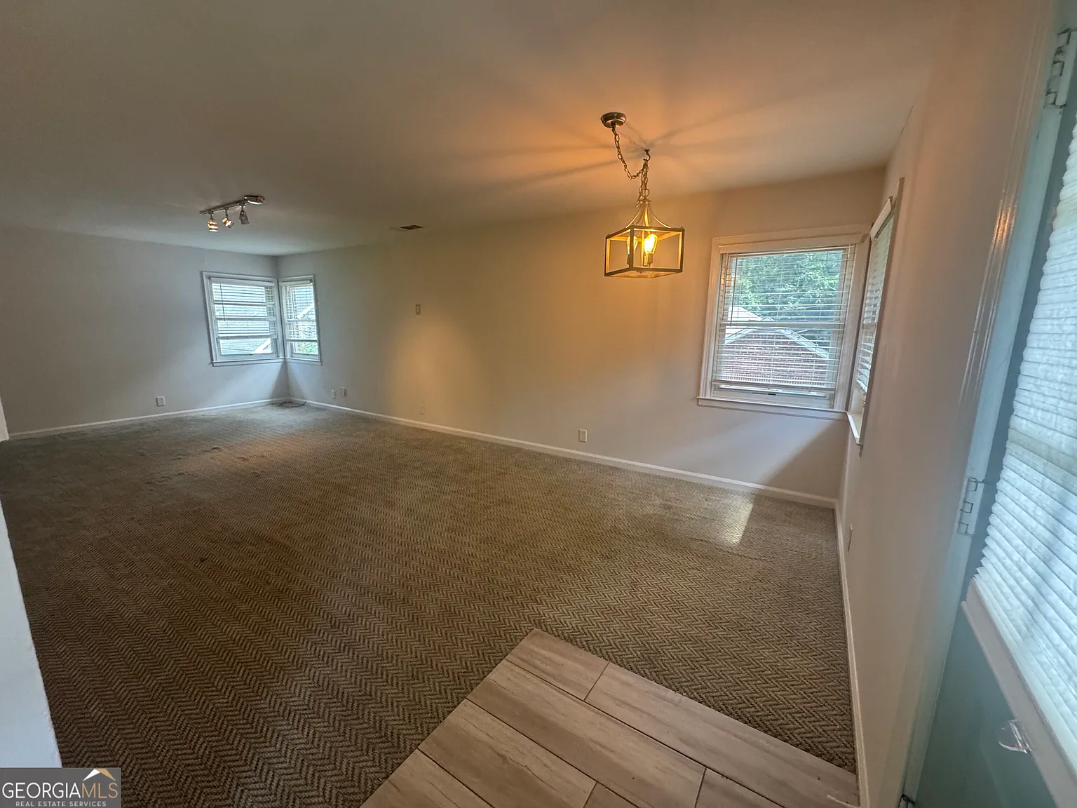 2 bed, 1.0 bath, 850 sqft, $1,300 — Photo 3