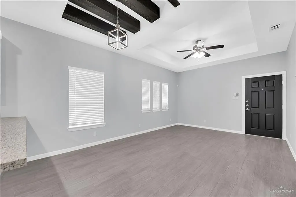 2 bed, 944 sqft, $1,000 — Photo 2