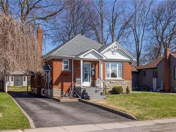 6469 Barker St, Niagara Falls, ON L2G 1Y6