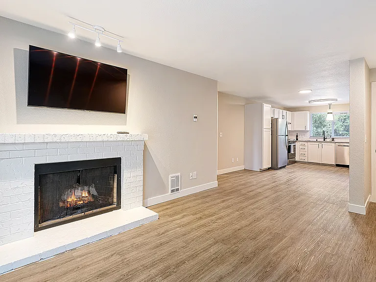Westvue Apartments — Photo 42