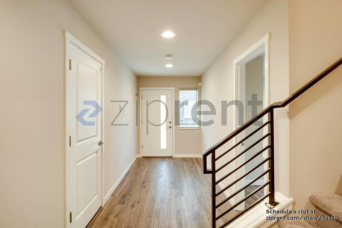 4 bed, 3.5 bath, 2263 sqft, $3,200 — Photo 3