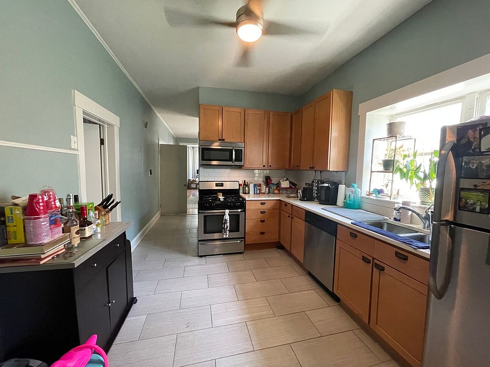 1st image of 1633 W Farragut Ave APT 1