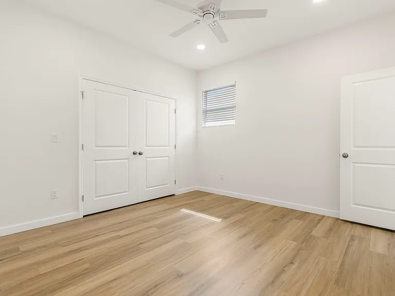 210 E Columbus Dr #1 — Photo 24