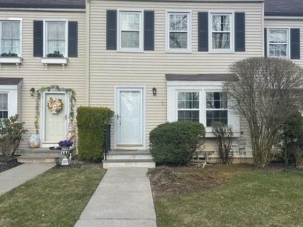 48 Wexford Dr