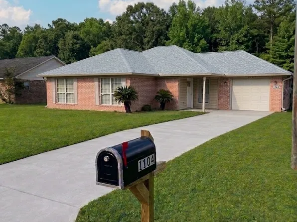 1104 Ballard Dr, Hinesville, GA 31313