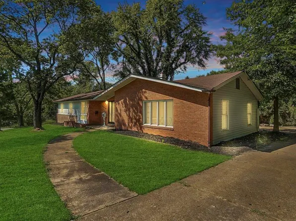 10941 Townley Dr, Saint Ann, MO 63074