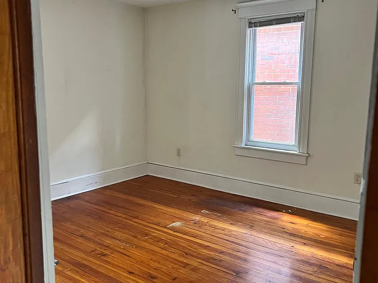 319 Pulaski St — Photo 8