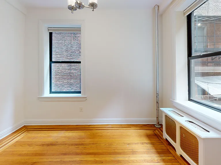 245 W 51st St #211 — Photo 7