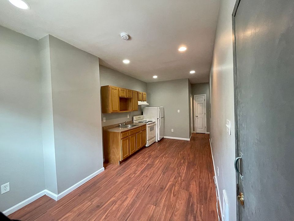 1st image of 3451 Braddock St Floor 1