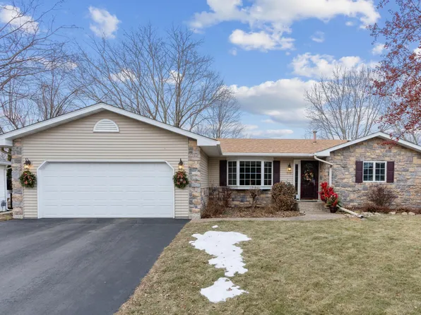 717 High Ridge Rd, River Falls, WI 54022