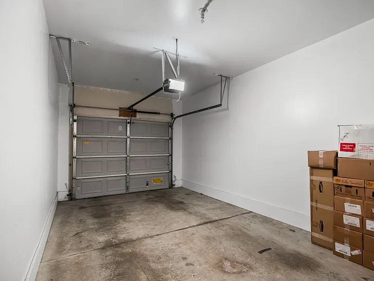 17200 Addington Dr — Photo 25