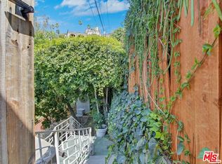 6921 Paseo Del Serra #1/2, Los Angeles, CA 90068