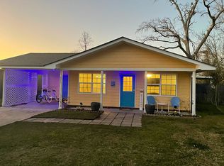 511 Spanish Acres Dr, Bay Saint Louis, MS 39520