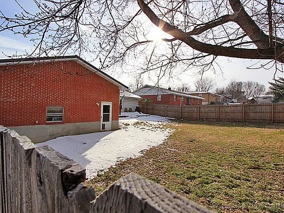 5th image of 602 Parkview St