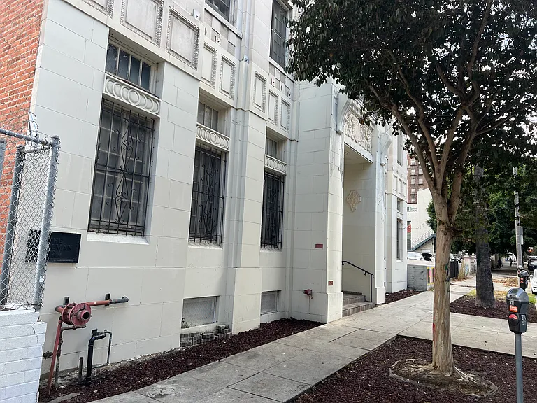 304 N Alexandria Ave #H206 — Photo 1