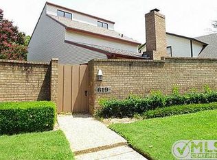 619 Castlewood Ln, Arlington, TX 76012
