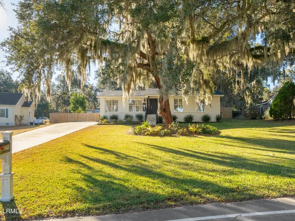 2541 Azalea Dr, Beaufort, SC 29902