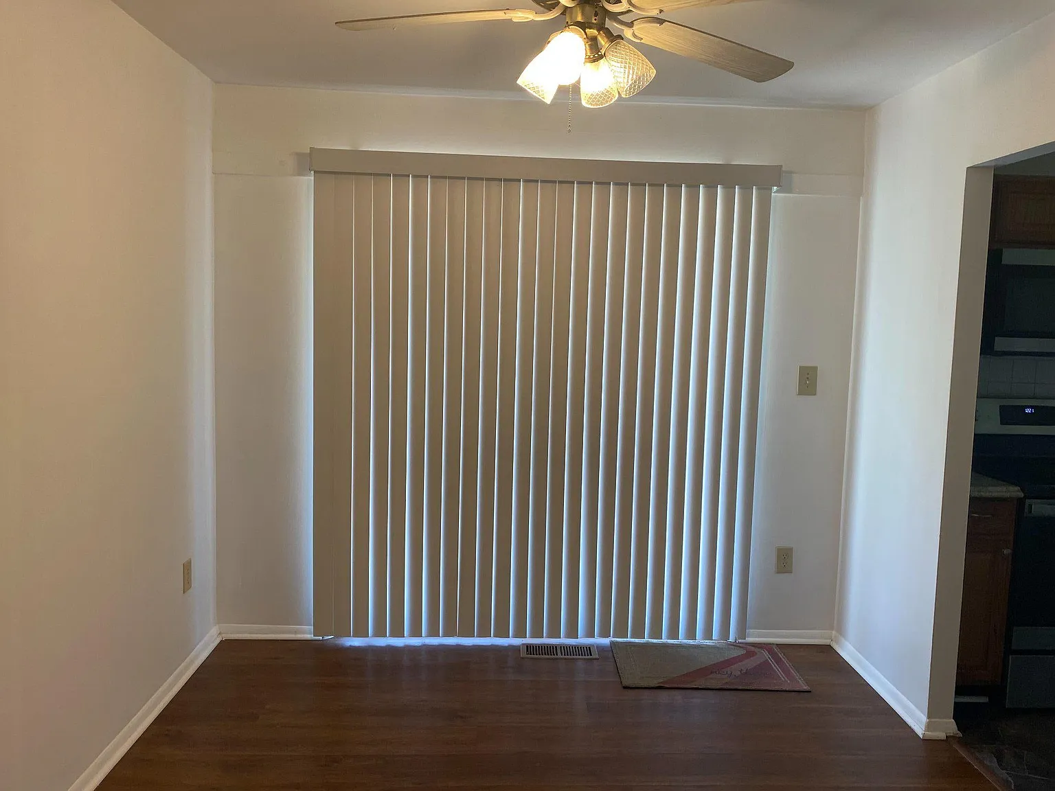3 bed, 1.5 bath, 1584 sqft, $2,275 — Photo 3