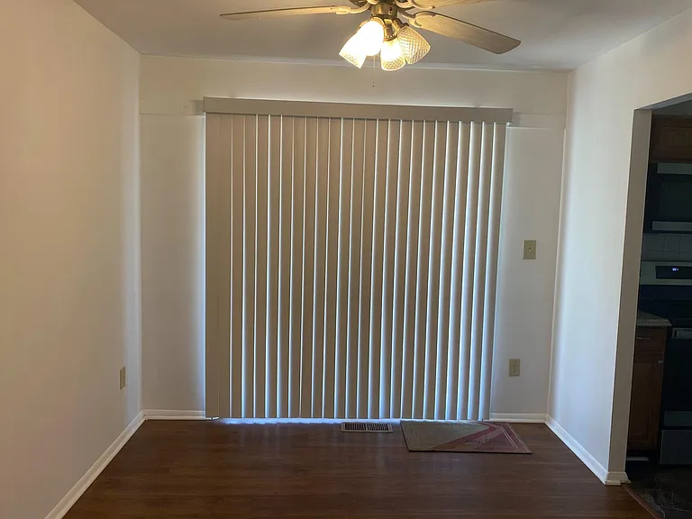 2338 Woodberry Dr — Photo 3