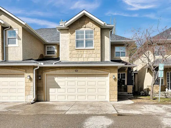 39 E Strathlea Cmn SW #69, Calgary, AB T3H 5P8