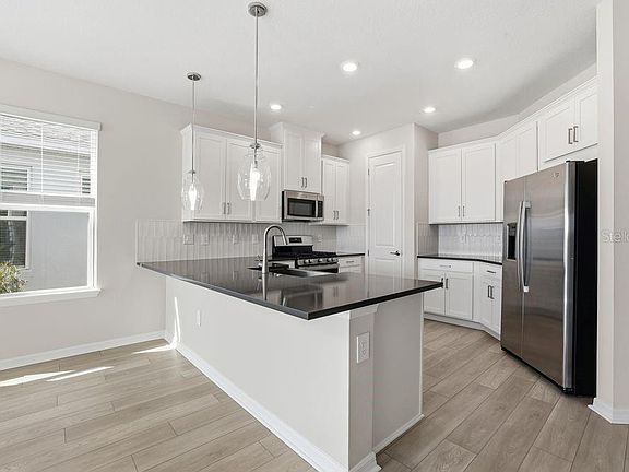 4th image of 811 Steel Dr