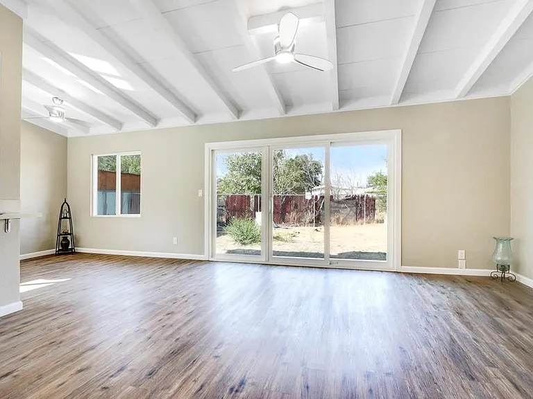 713 W Avenue H #10 — Photo 4